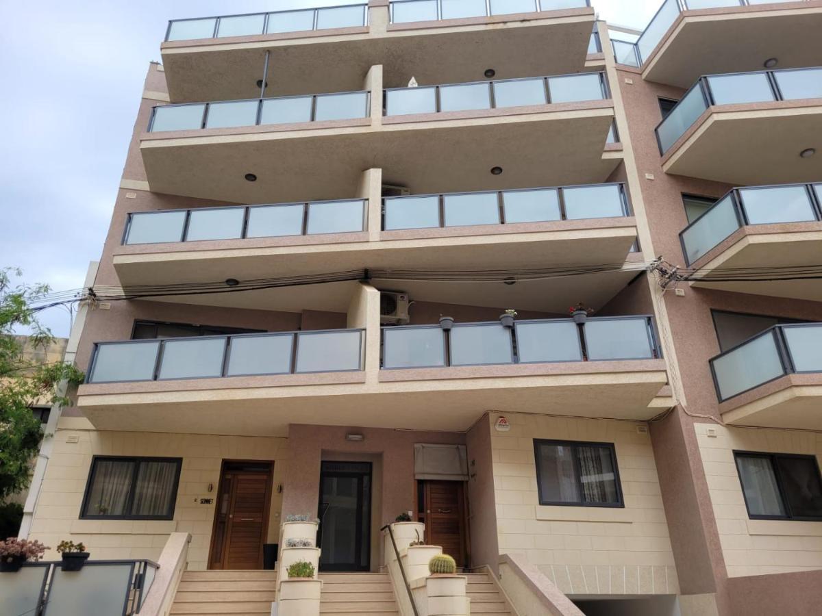 Large Apartment In Marsascala. Sleeps 6 Marsaskala Extérieur photo