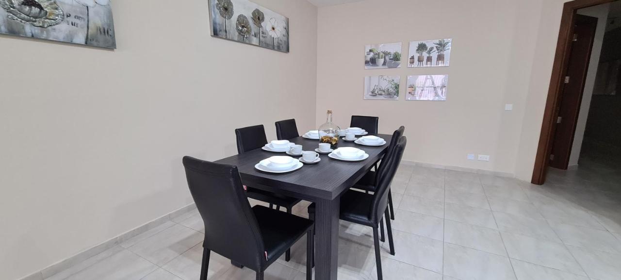 Large Apartment In Marsascala. Sleeps 6 Marsaskala Extérieur photo