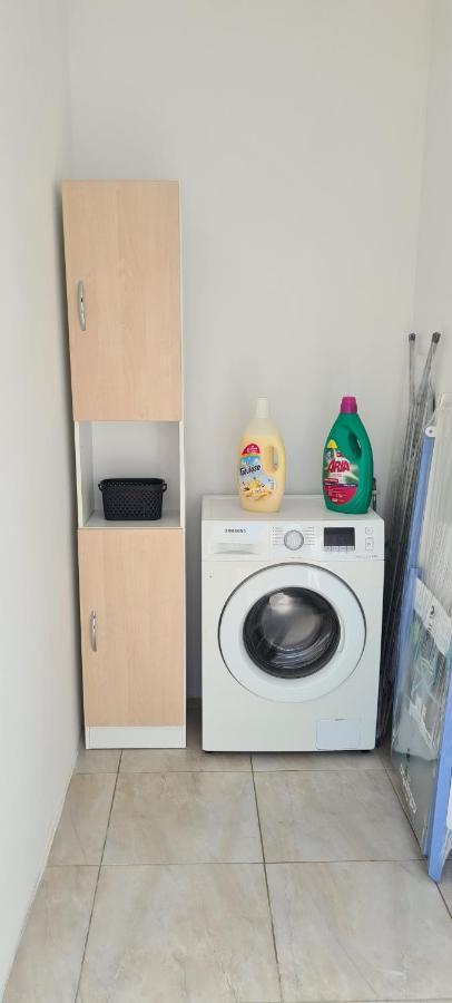 Large Apartment In Marsascala. Sleeps 6 Marsaskala Extérieur photo