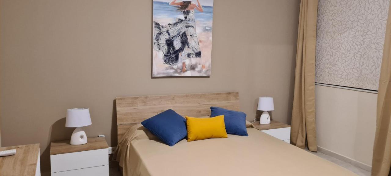 Large Apartment In Marsascala. Sleeps 6 Marsaskala Extérieur photo